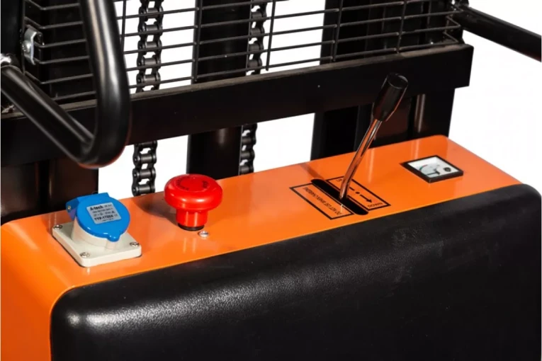 Штабелер электрический самоходный 1 т - 3,5 м Вилы: 1150 , Гелевая АКБ, CL1035J SIBLINE купить в Оренбурге Штабелер электрический самоходный 1 т - 3,5 м Вилы: 1150 , Гелевая АКБ, CL1035J SIBLINE купить в Оренбурге