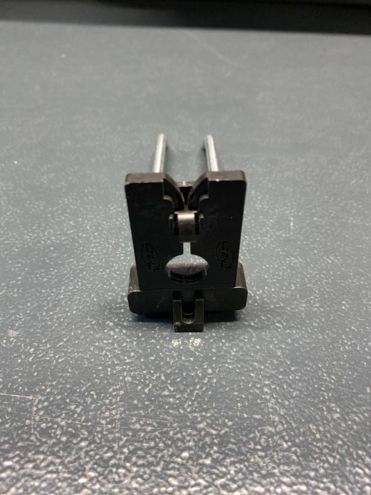 Крючок двойной 100 мм купить в Оренбурге Крючок двойной 100 мм купить в Оренбурге