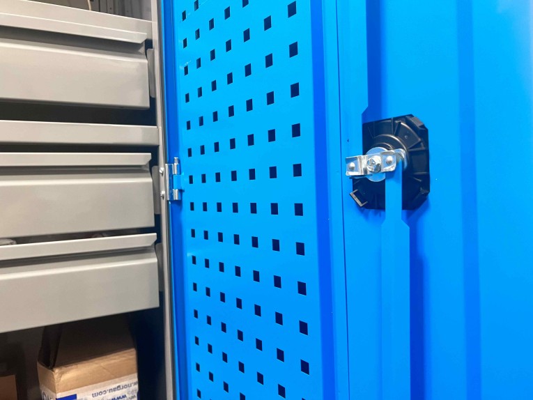 Шкаф инструментальный TNC 182.10B.2S купить в Оренбурге Шкаф инструментальный TNC 182.10B.2S купить в Оренбурге