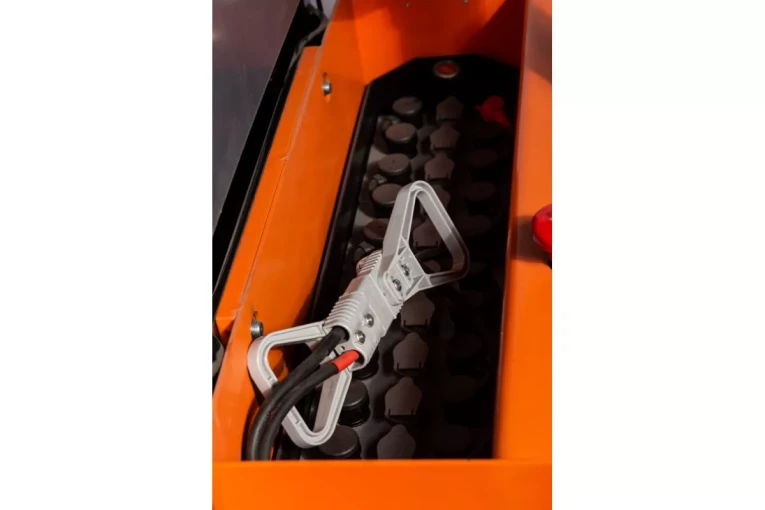 Штабелер электрический самоходный 1,6 т - 4,6 м Вилы: 1150 , АКБ Свинцово - кислотная, CL1646GP SIBLINE купить в Оренбурге Штабелер электрический самоходный 1,6 т - 4,6 м Вилы: 1150 , АКБ Свинцово - кислотная, CL1646GP SIBLINE купить в Оренбурге